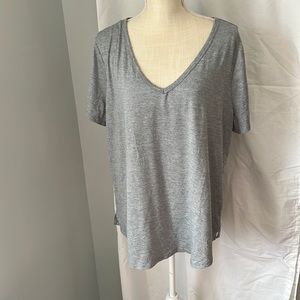 1x Gray Short Sleeve Workout Top V-Neckline